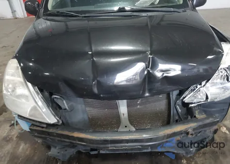 2011 Nissan Versa 1.8S z USA, uszkodzony, nr VIN 3N1BC1CP6BL433359